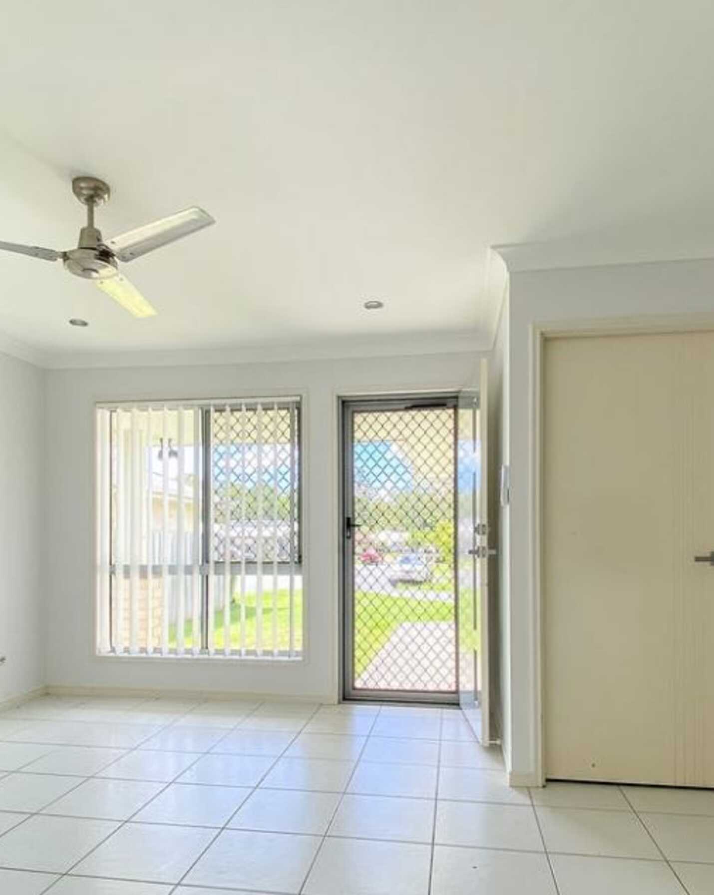 2/11 Thistle Street Upper Caboolture, Caboolture - Thumbnail 2