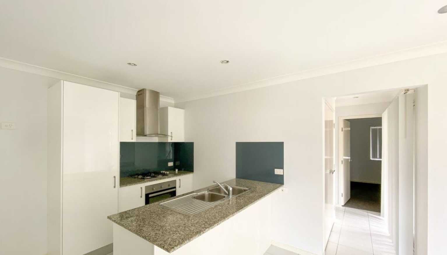 2/11 Thistle Street Upper Caboolture