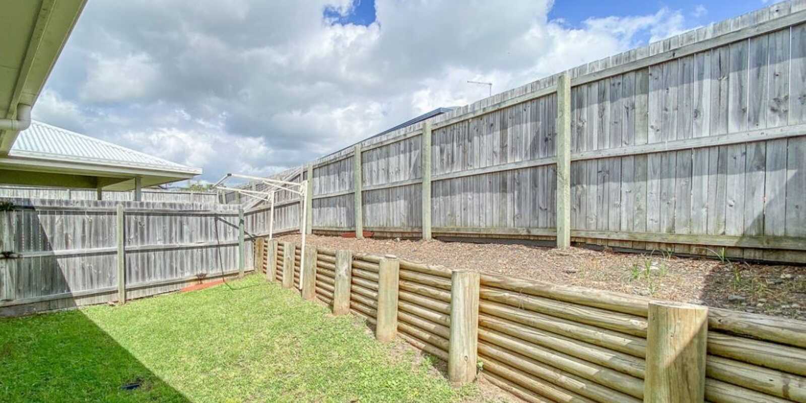 2/11 Thistle Street Upper Caboolture