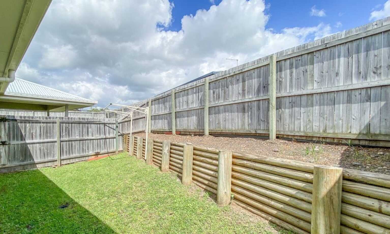 2/11 Thistle Street Upper Caboolture