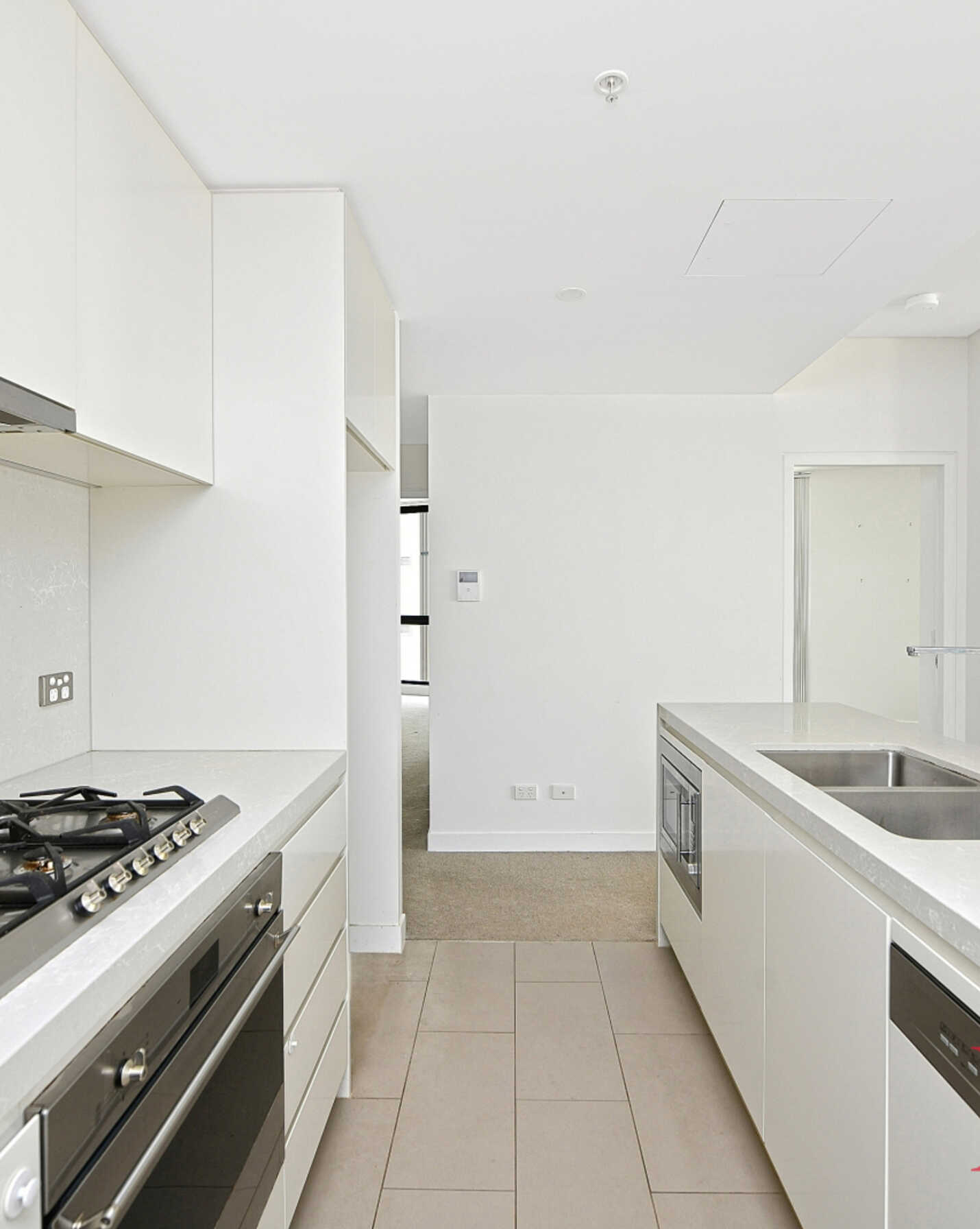 1211/17 Chisholm Street Wolli Creek, Creek - Thumbnail 3