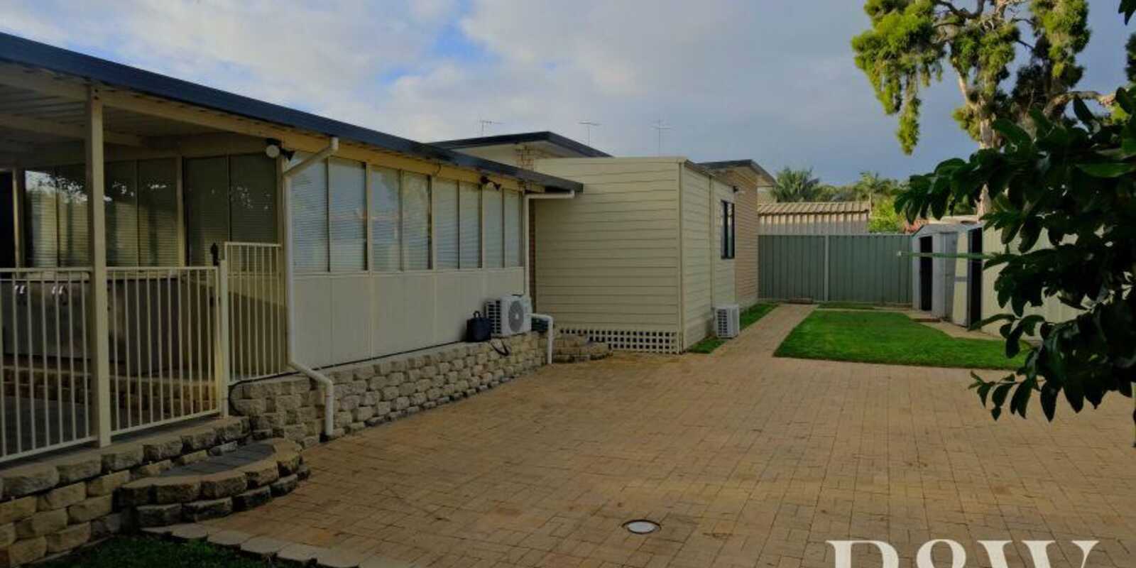 20 Kemerton Street St Clair