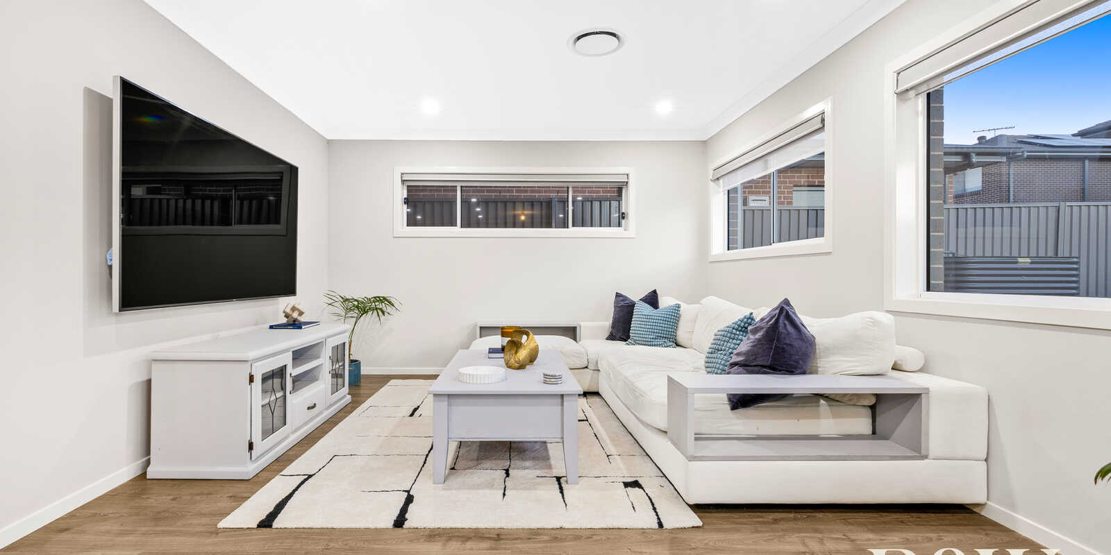 34 CALOTIS CRESCENT Denham Court 34 CALOTIS CRESCENT Denham Court