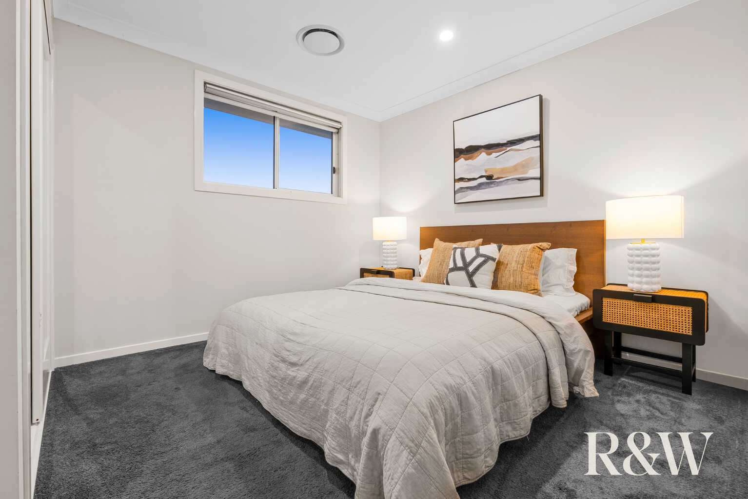 34 CALOTIS CRESCENT Denham Court 34 CALOTIS CRESCENT Denham Court