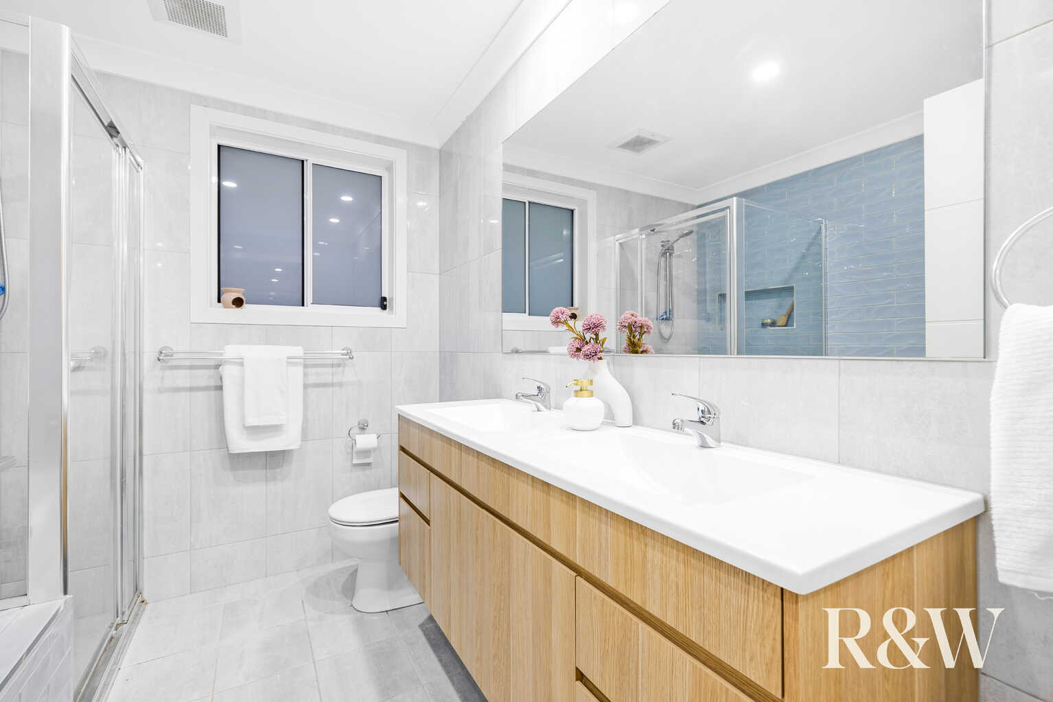 34 CALOTIS CRESCENT Denham Court 34 CALOTIS CRESCENT Denham Court