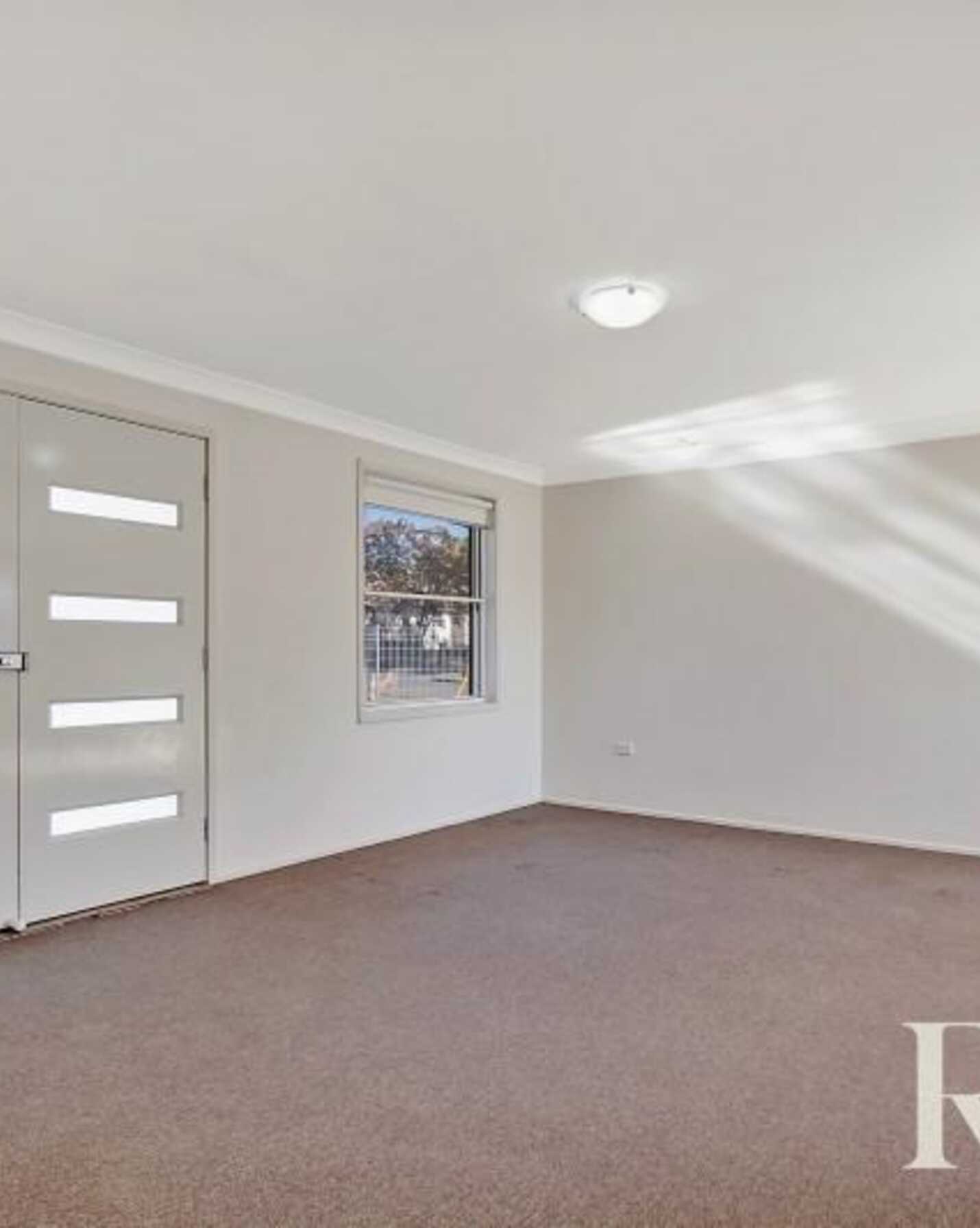 195 Maple Road North St Marys, Marys - Thumbnail 2