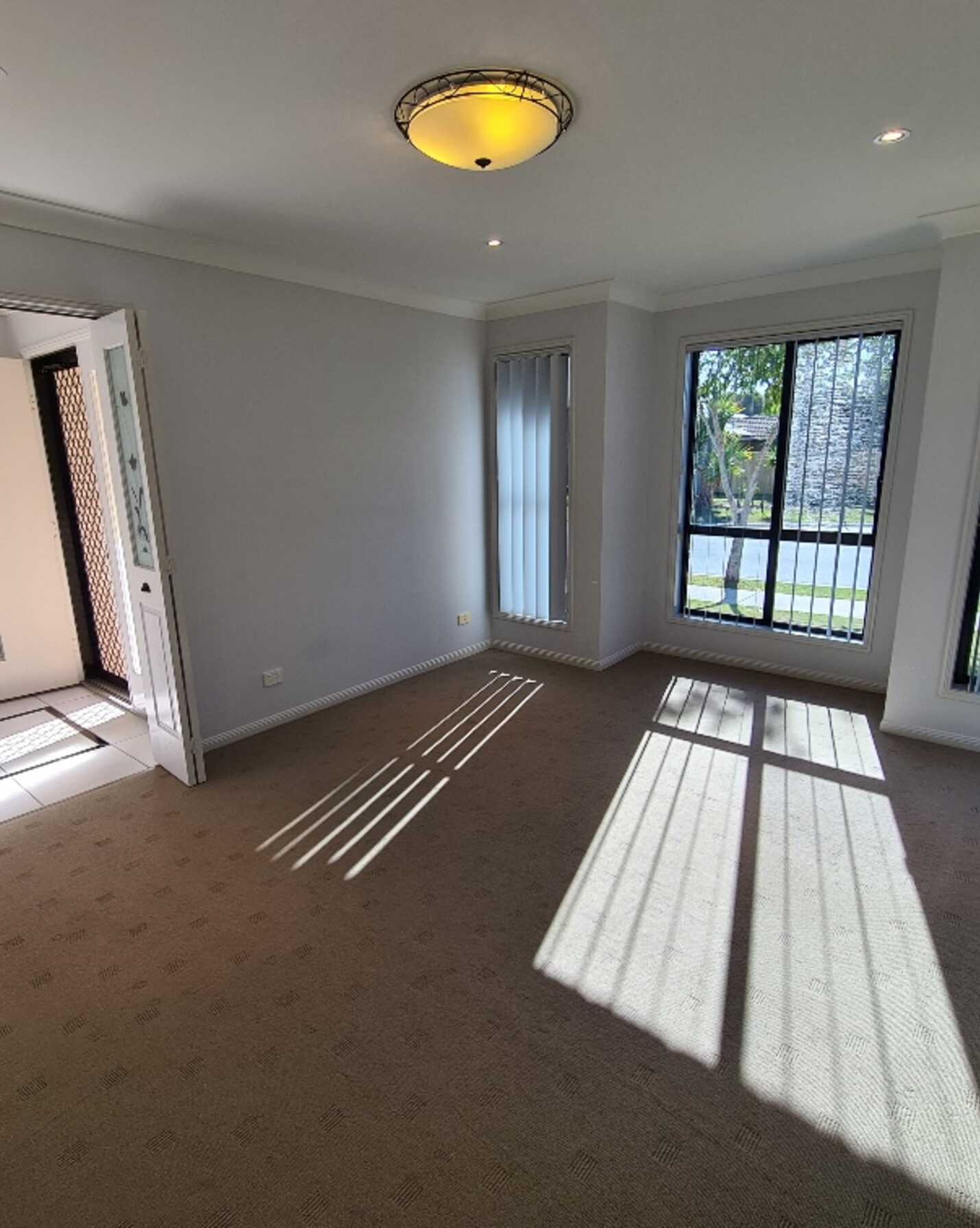 4 Corrimal Place Sandstone Point, Point - Thumbnail 2