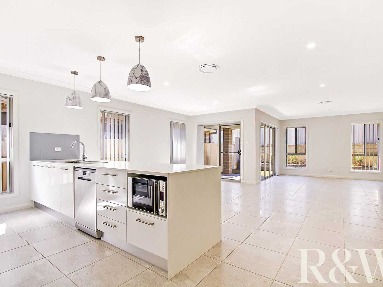 71 Richards Loop Oran Park