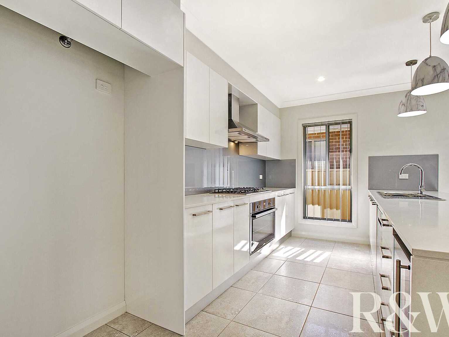 71 Richards Loop Oran Park