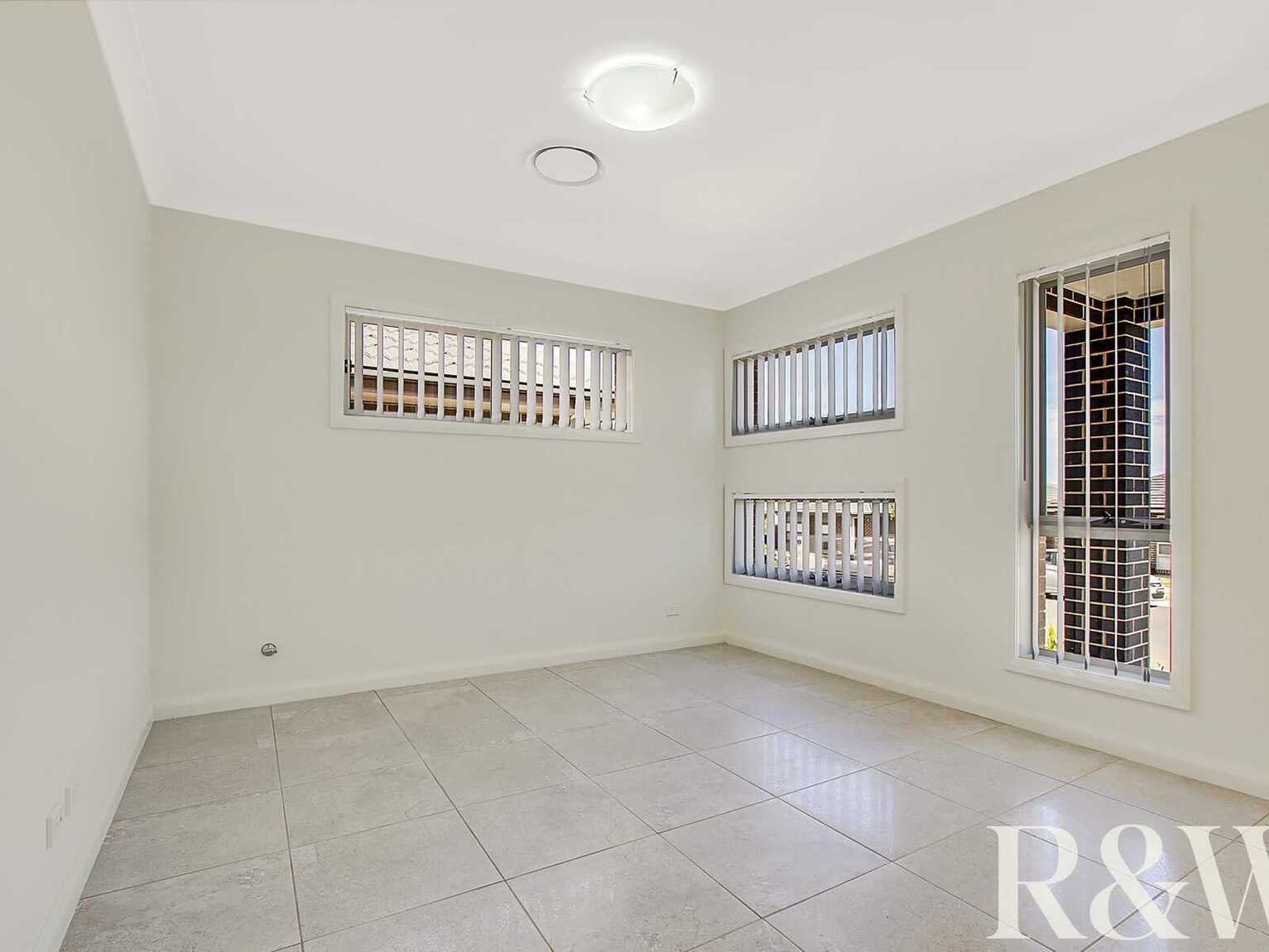 71 Richards Loop Oran Park