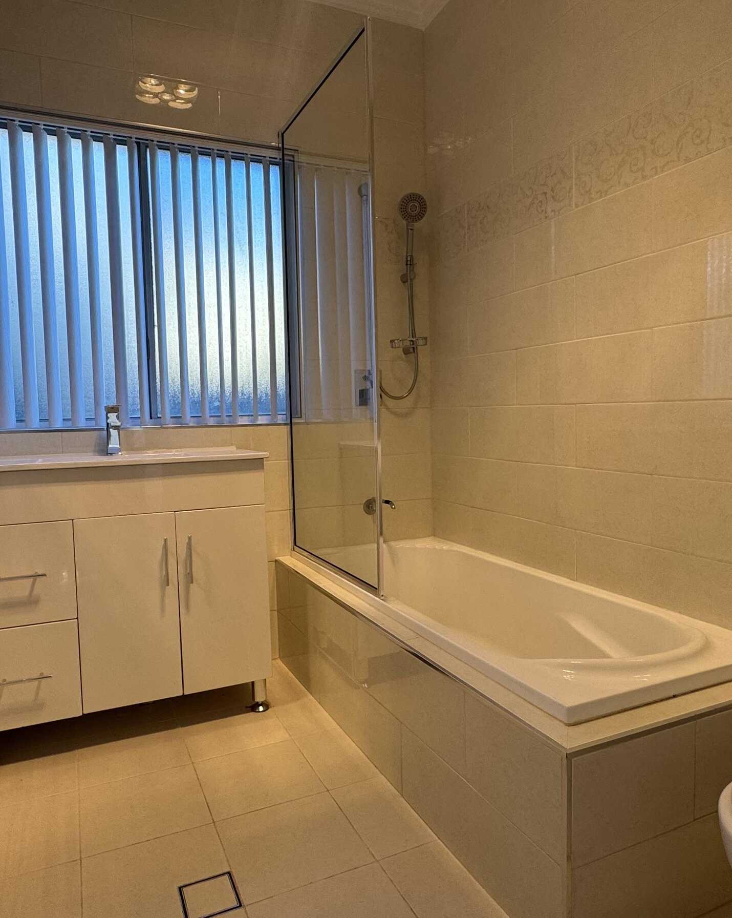 2 Edward Place Canley Heights, Heights - Thumbnail 8