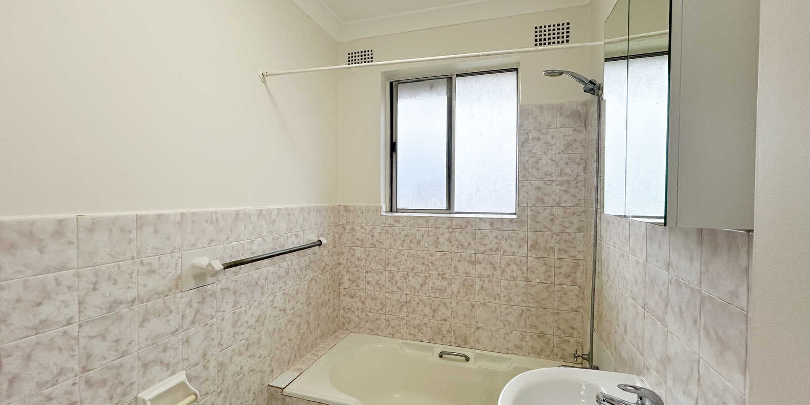 4/28 Ridgewell Street Roselands