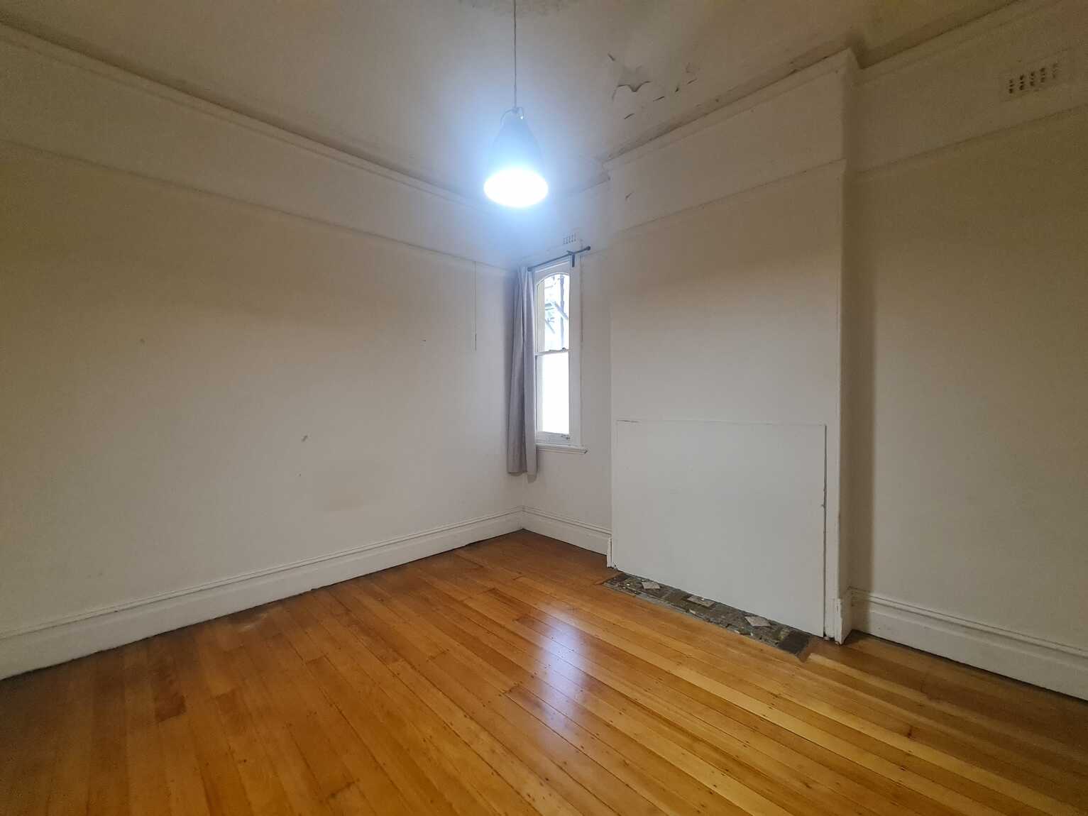 Room 6.04/278 Enmore Road Enmore