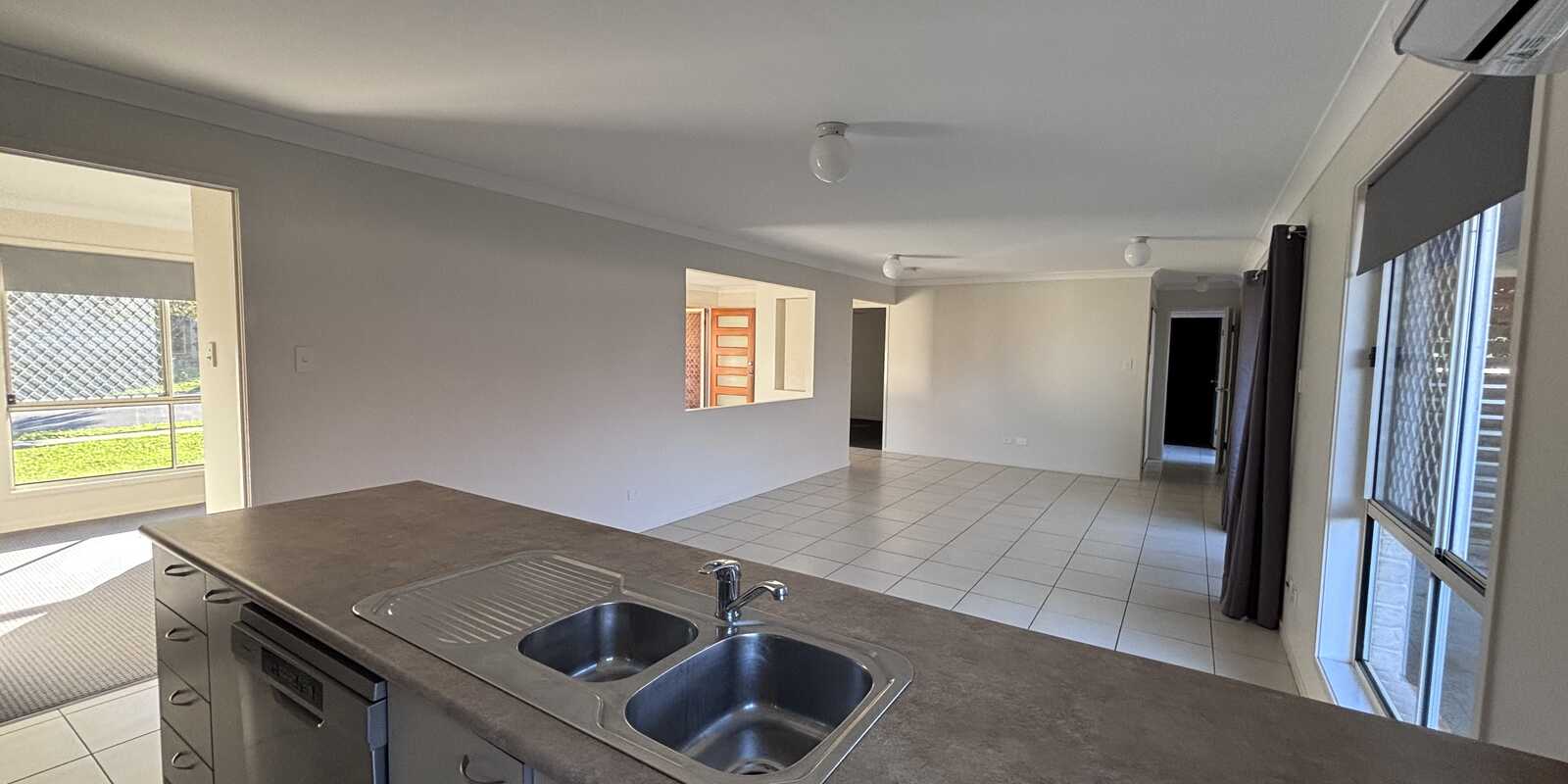 10 Piccadilly Street Bellmere 10 Piccadilly Street Bellmere