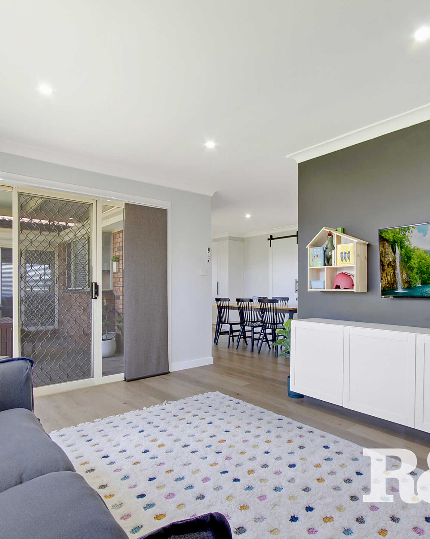 8 Cumbrae Close Erskine Park, Park - Thumbnail 5