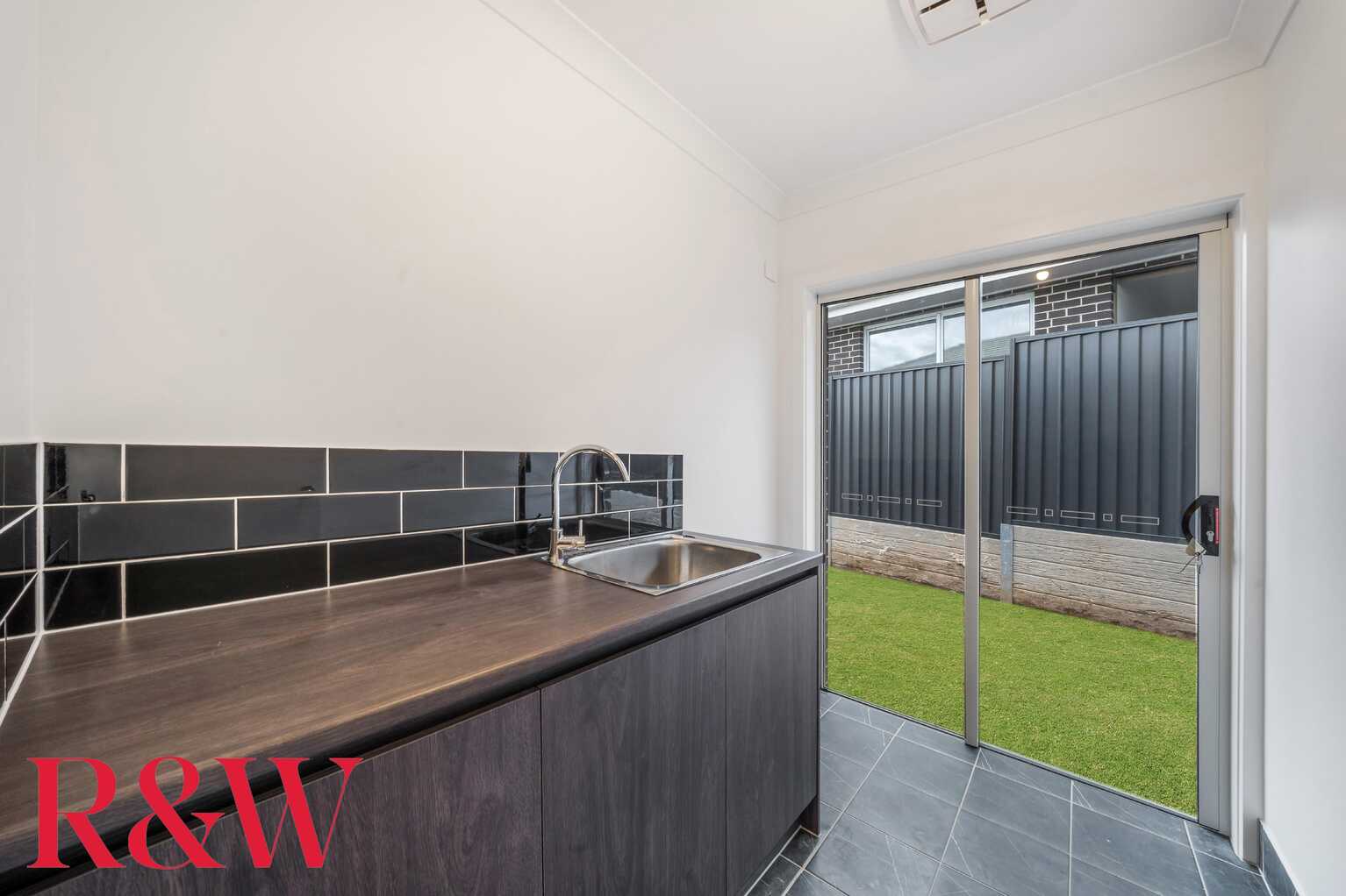 46 Bryant Avenue Claymore 46 Bryant Avenue Claymore