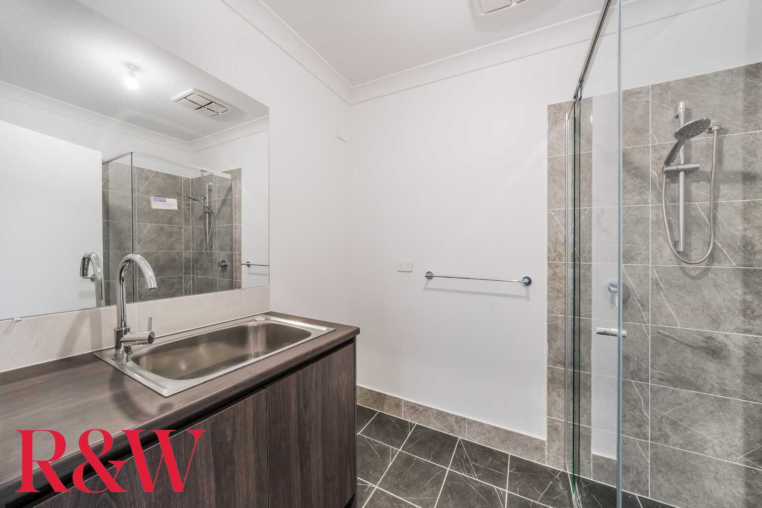 46A Bryant Avenue Claymore 46A Bryant Avenue Claymore