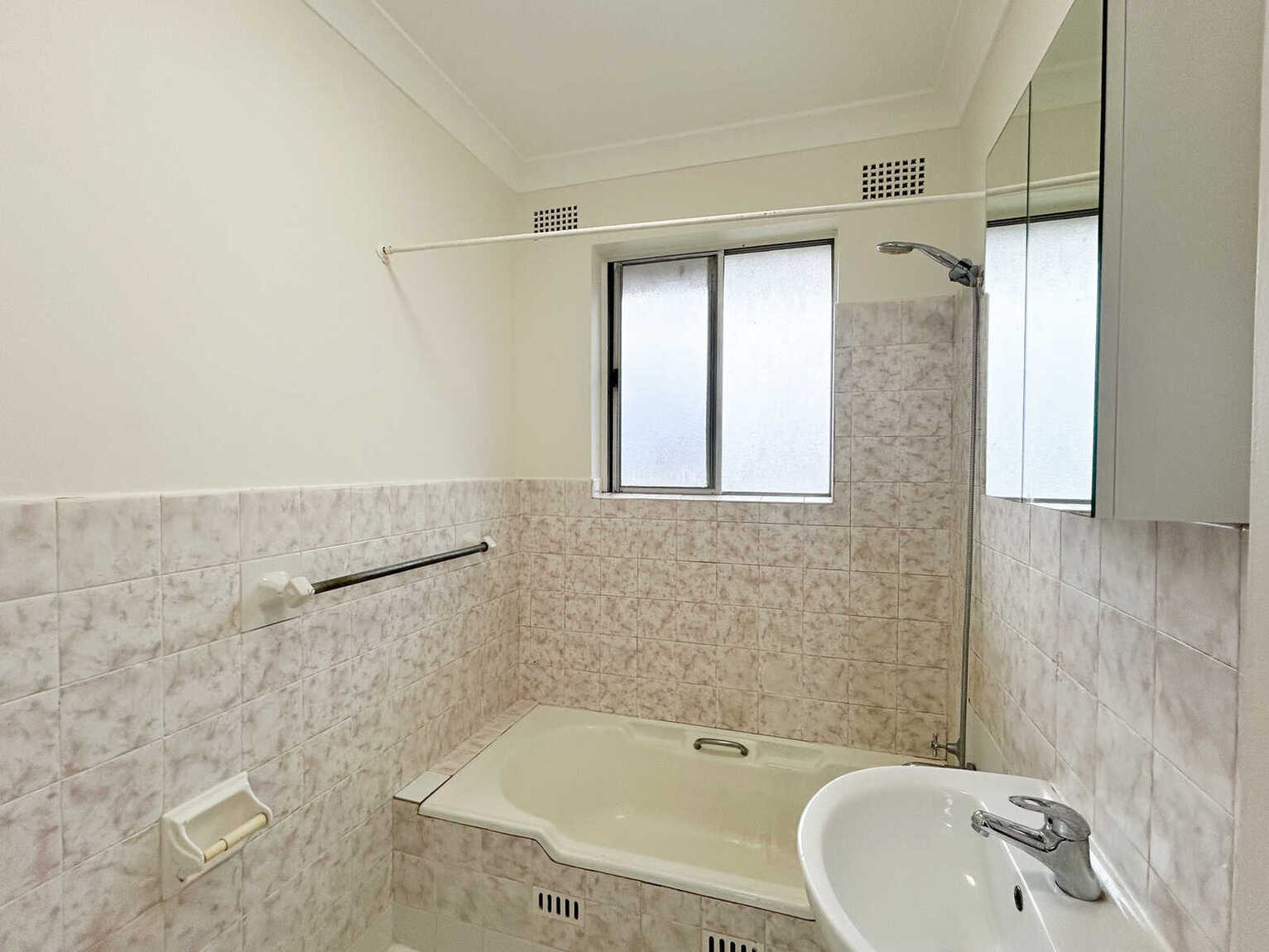4/28 Ridgewell Street Roselands