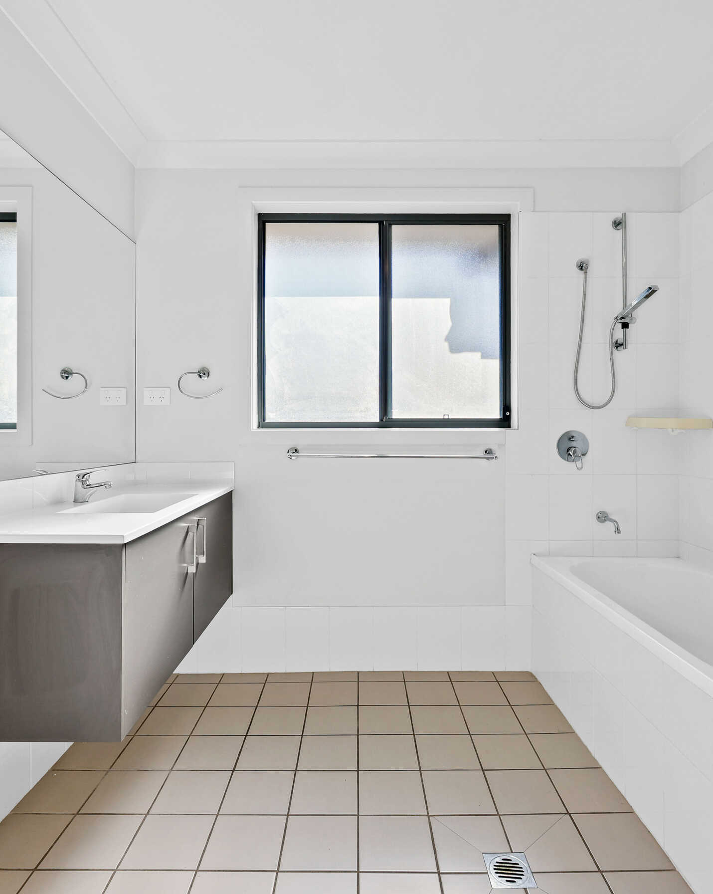 42 AMBROSE STREET Oran Park, Park - Thumbnail 3
