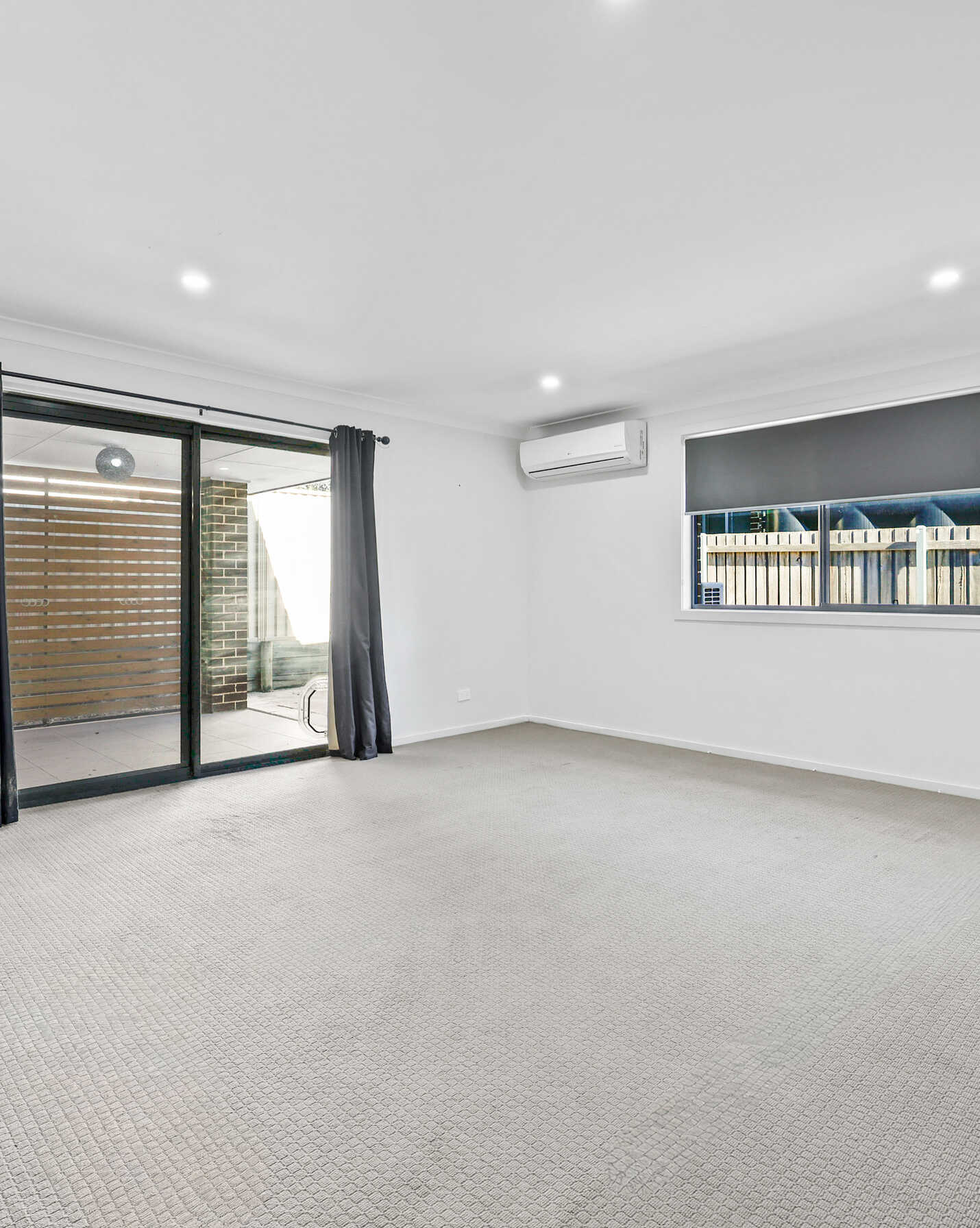 42 AMBROSE STREET Oran Park, Park - Thumbnail 4