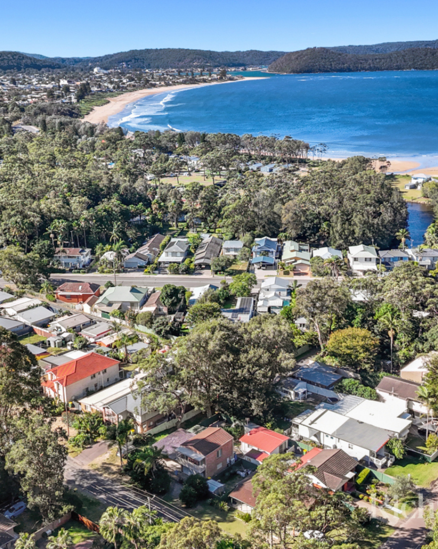 33 Sylvania Road Umina Beach, Beach - Image 1