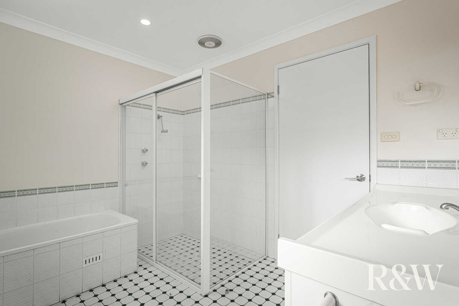 57 Kunipipi Street St Clair