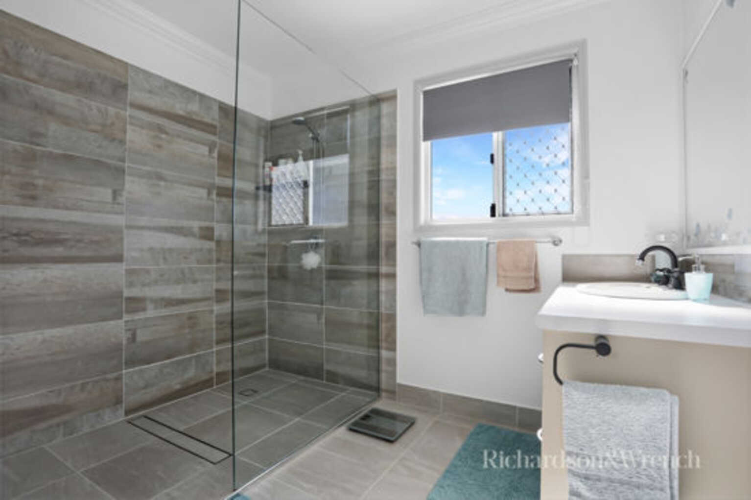 2/5 Winston Drive Bongaree 2/5 Winston Drive Bongaree
