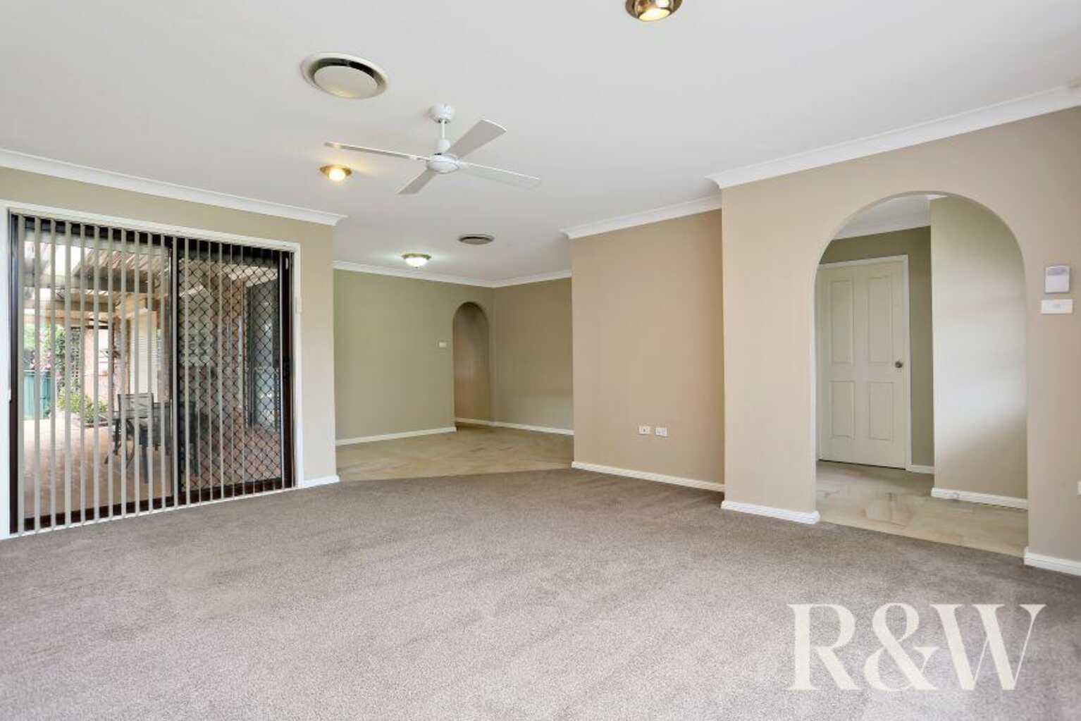 43 Timesweep Drive St Clair 43 Timesweep Drive St Clair