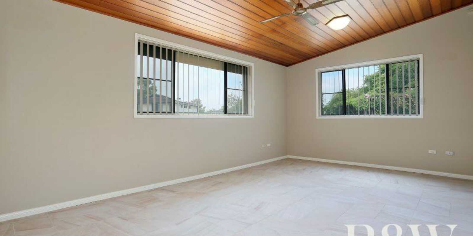 43 Timesweep Drive St Clair 43 Timesweep Drive St Clair