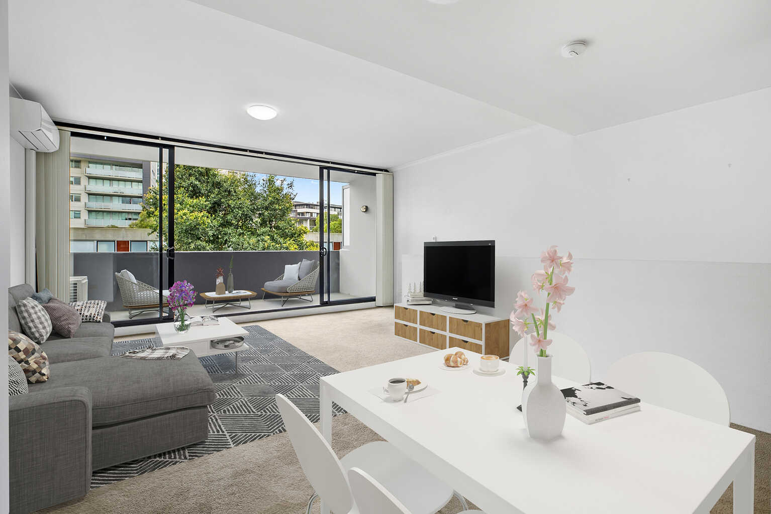 3/4 Hutchinson Walk Zetland