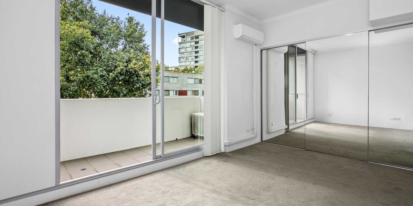 3/4 Hutchinson Walk Zetland