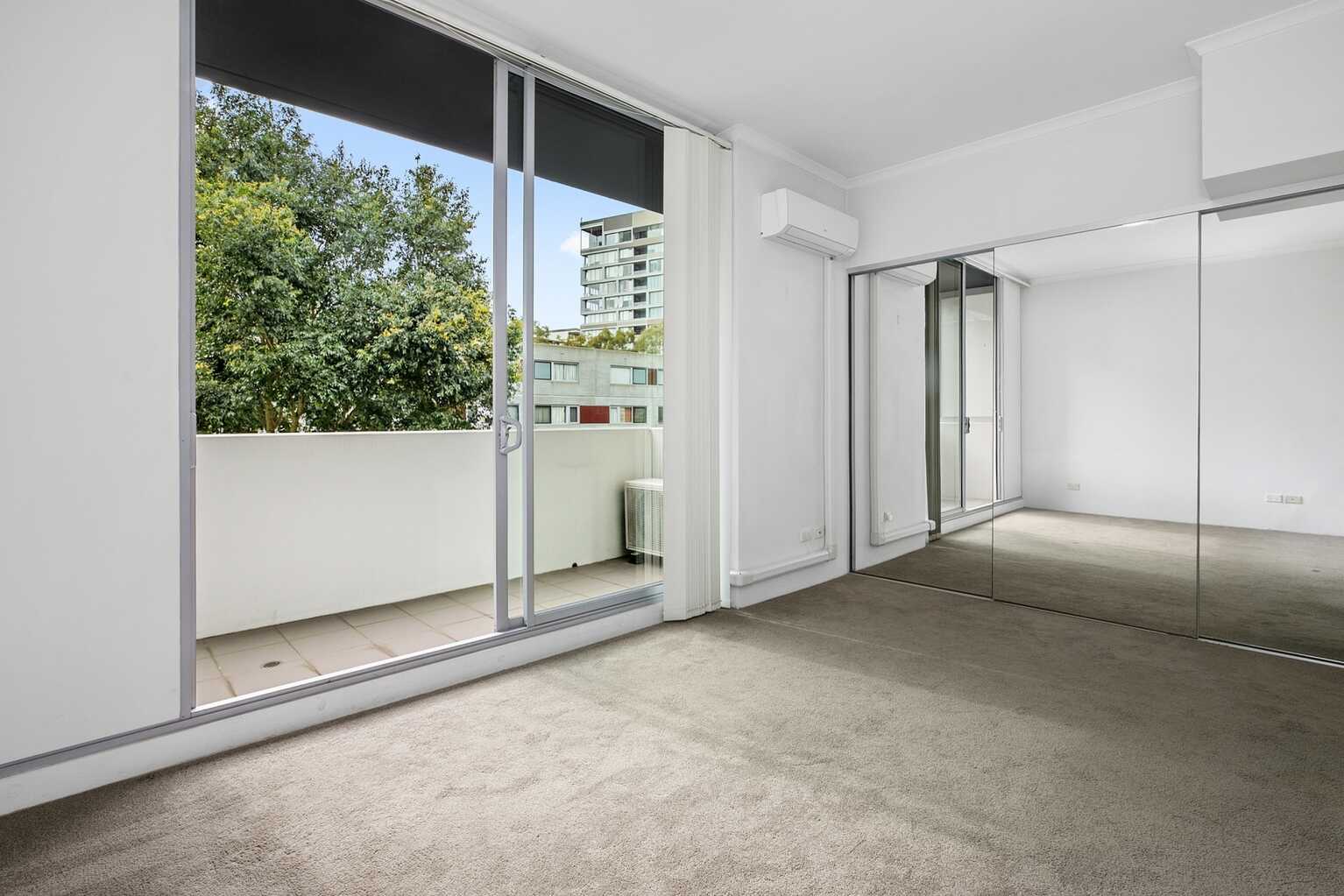 3/4 Hutchinson Walk Zetland