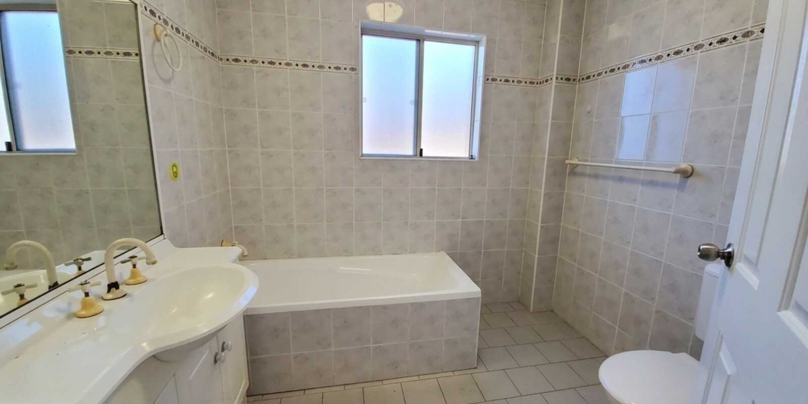 13A/12-16 West St Hurstville