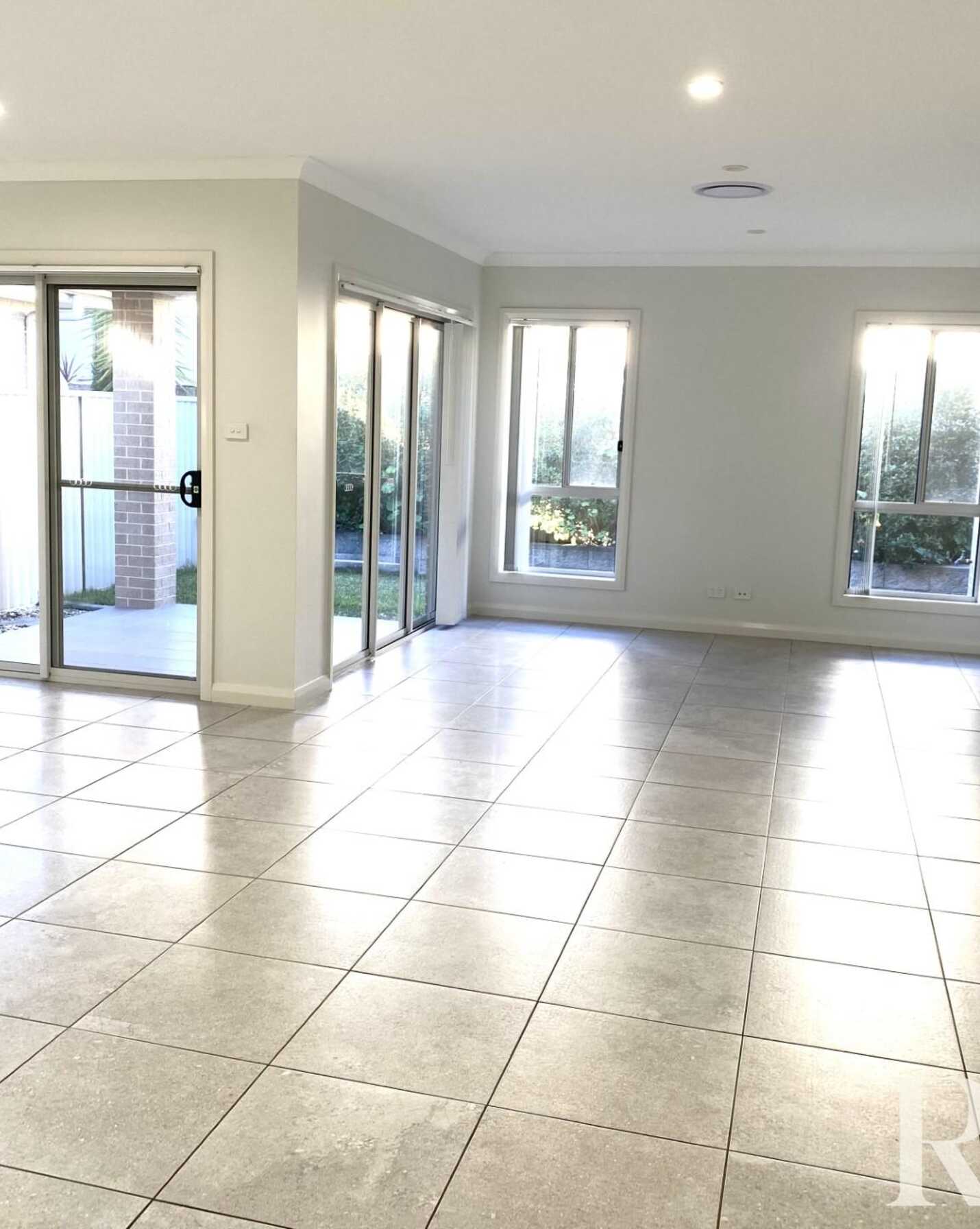 71 Richards Loop Oran Park, Park - Thumbnail 2