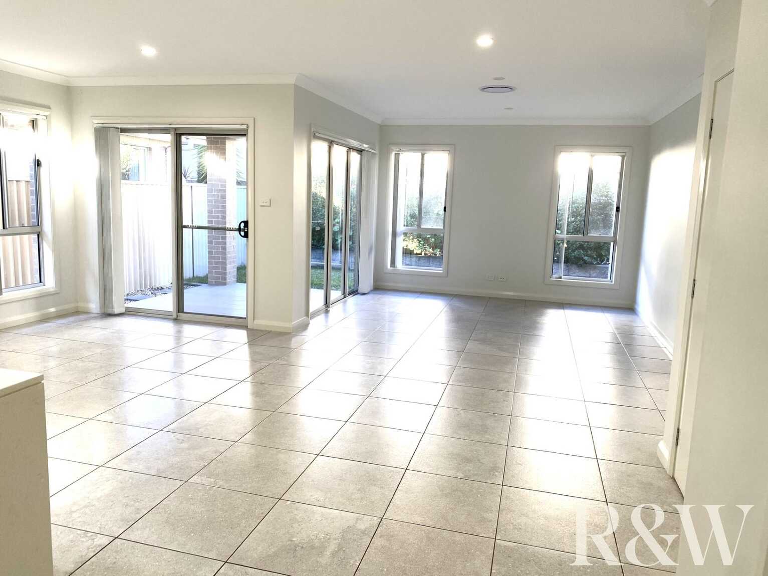 71 Richards Loop Oran Park