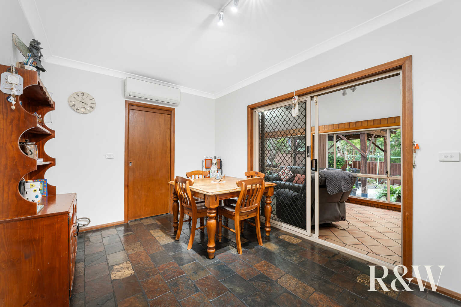16 Fallon Close Quakers Hill 16 Fallon Close Quakers Hill