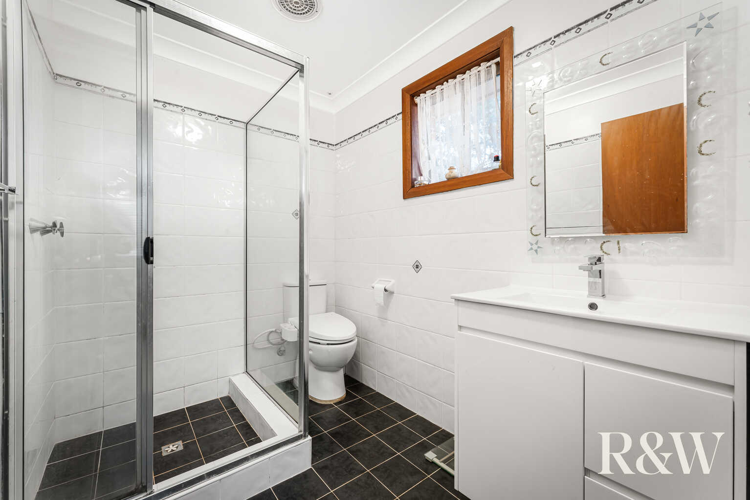16 Fallon Close Quakers Hill 16 Fallon Close Quakers Hill