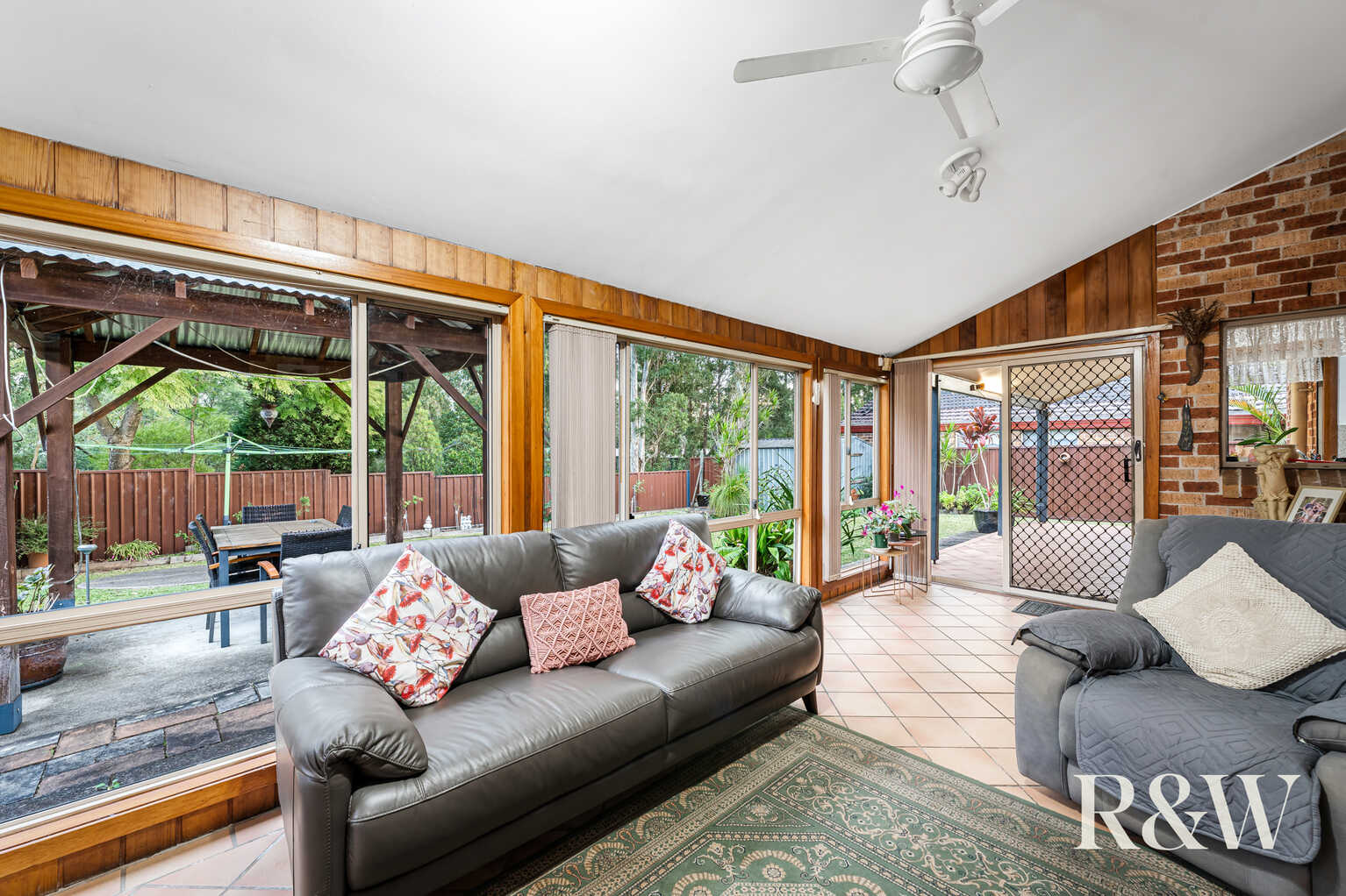 16 Fallon Close Quakers Hill 16 Fallon Close Quakers Hill