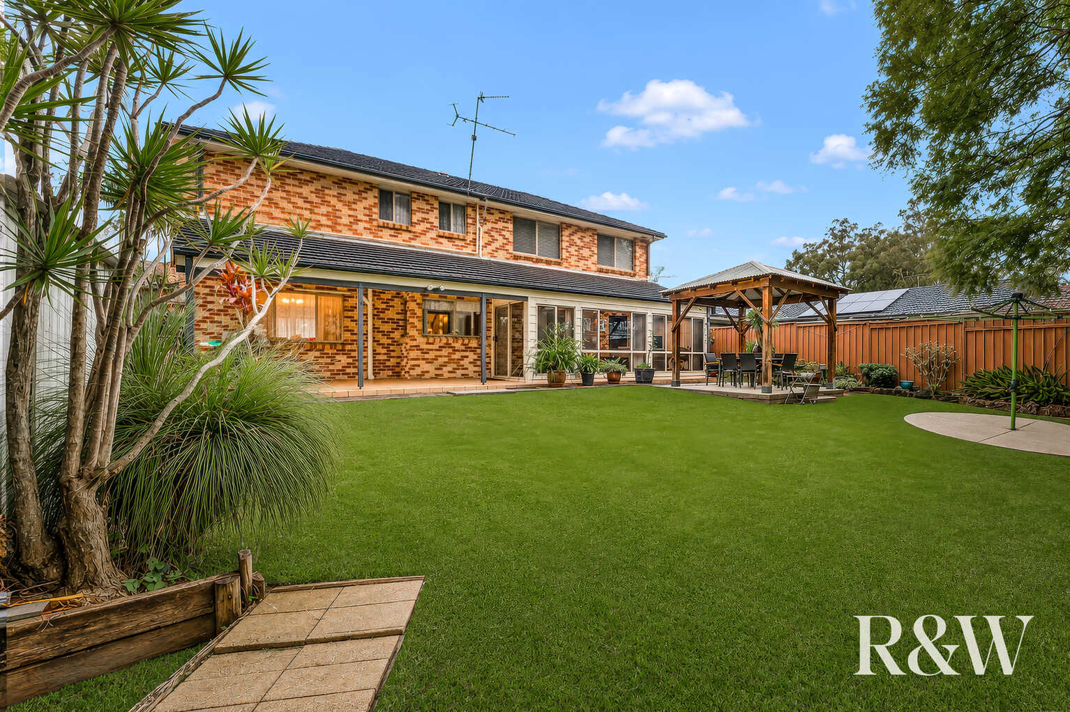 16 Fallon Close Quakers Hill 16 Fallon Close Quakers Hill