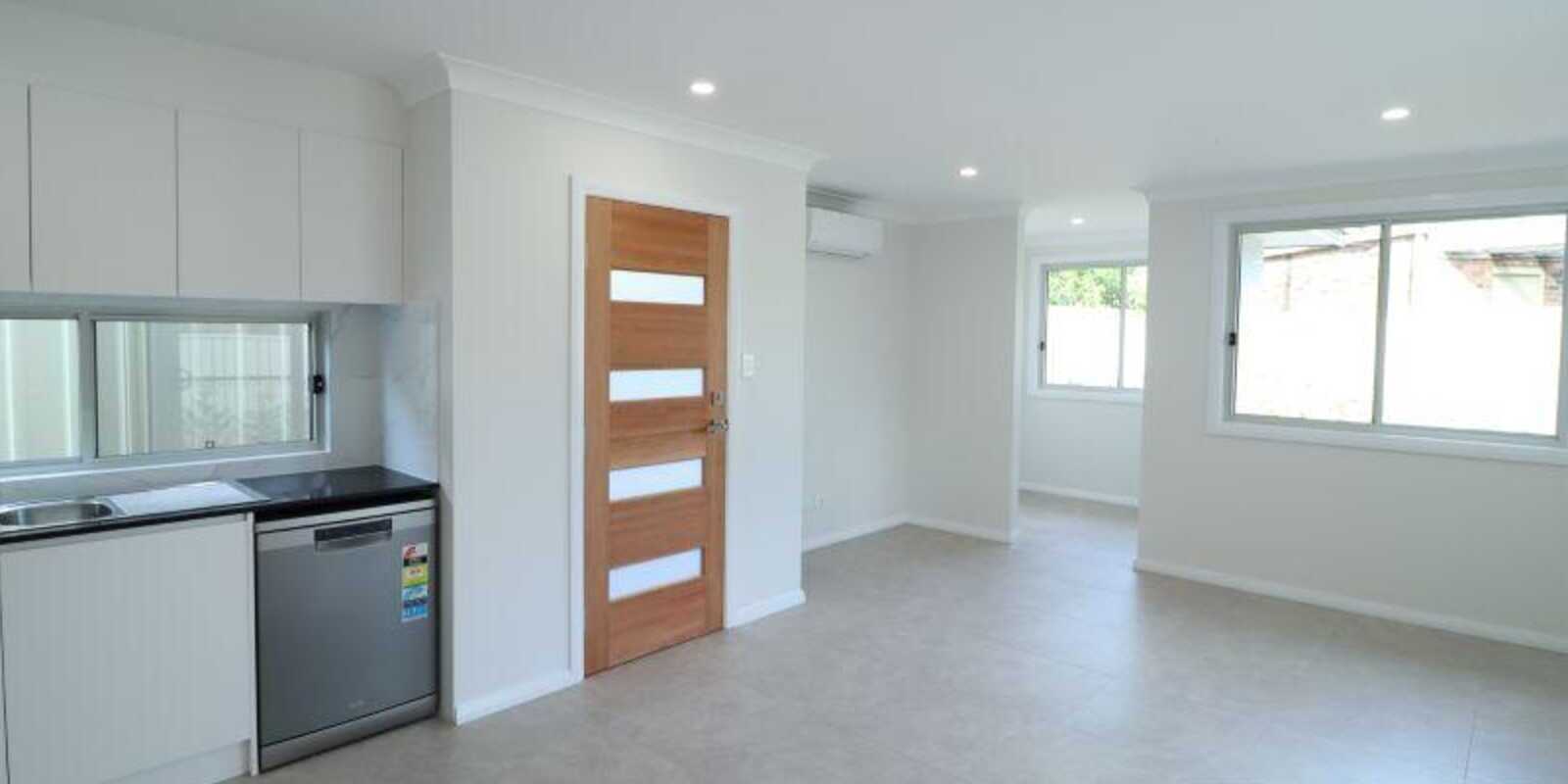 8A Nightmist Grove St Clair