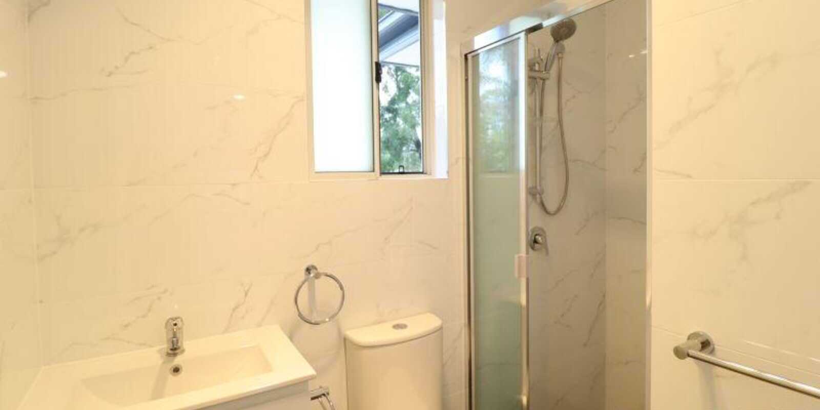 8A Nightmist Grove St Clair