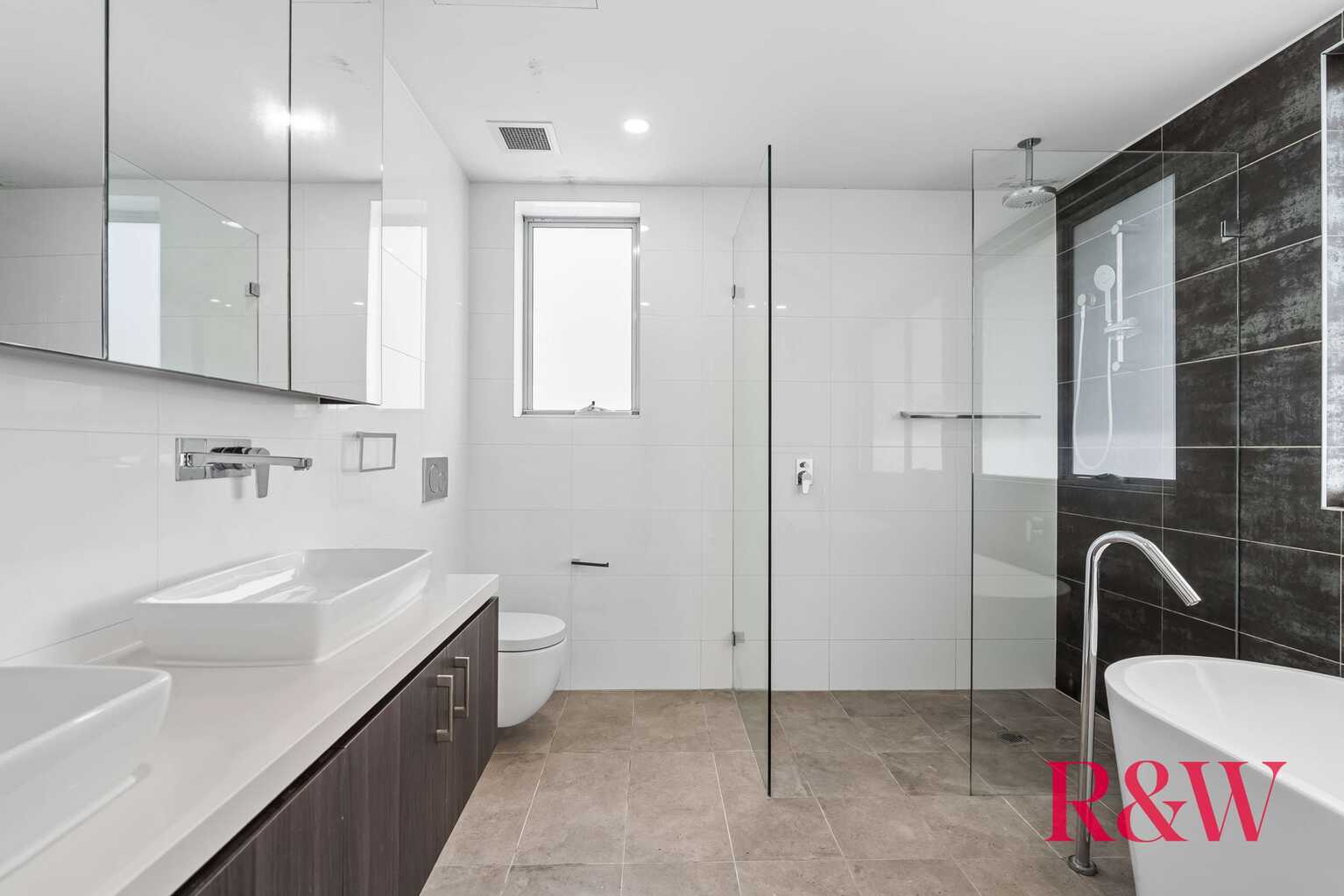11 Fairway Circuit Strathfield