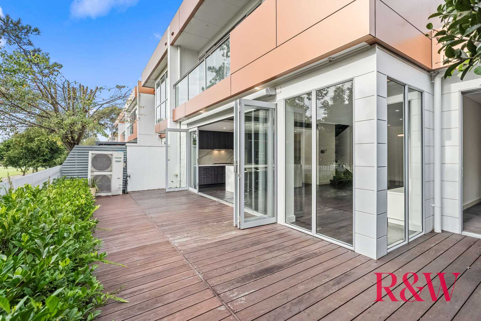 11 Fairway Circuit Strathfield