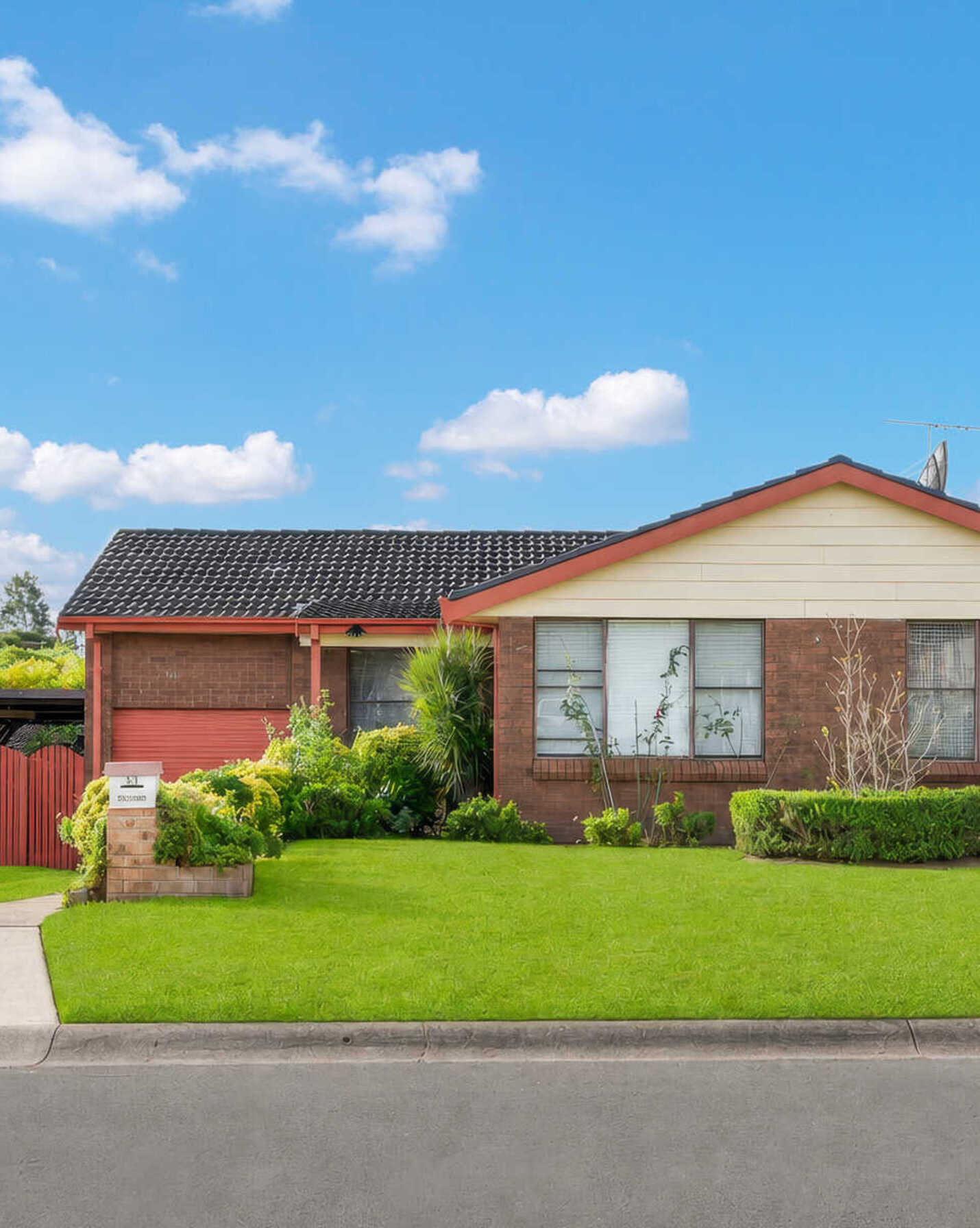 33 Clyde Avenue St Clair