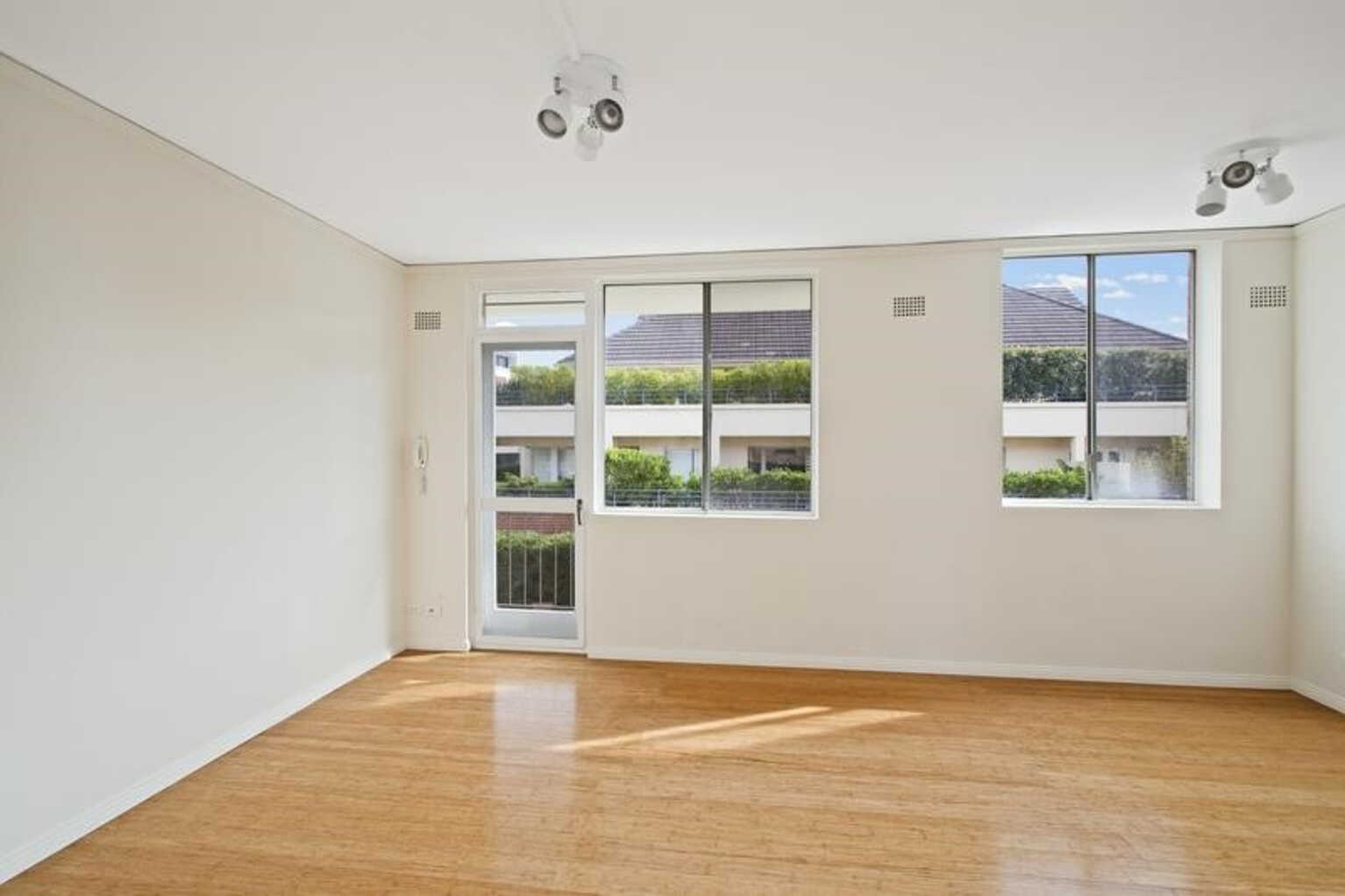 9/3 Clifford Street Mosman