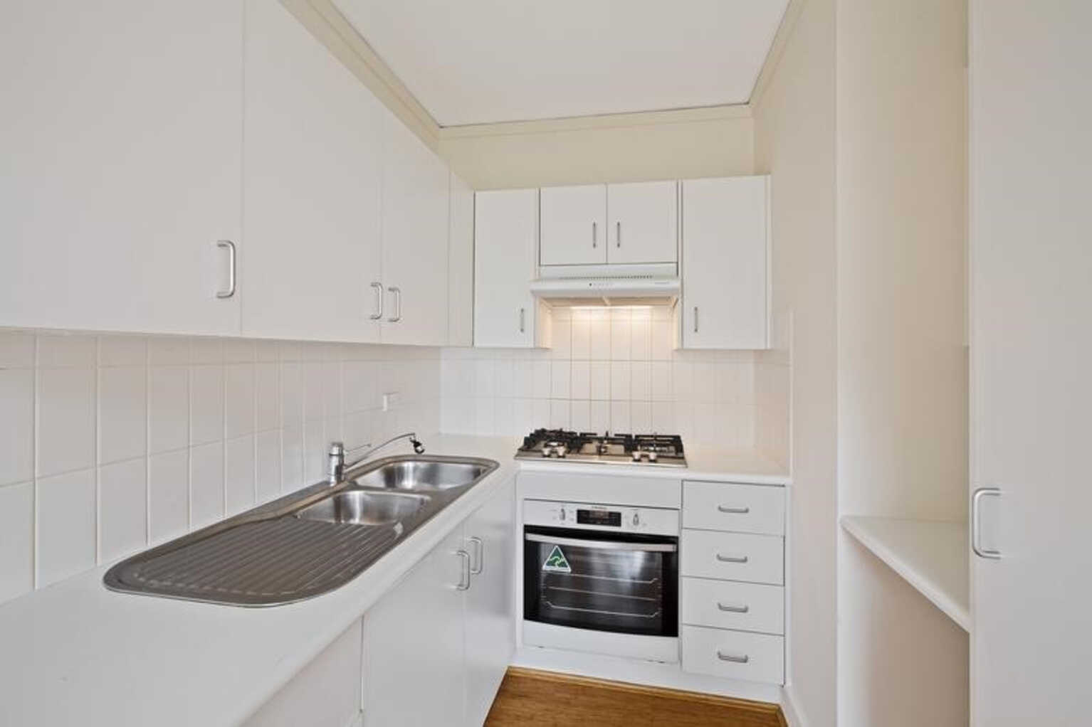 9/3 Clifford Street Mosman