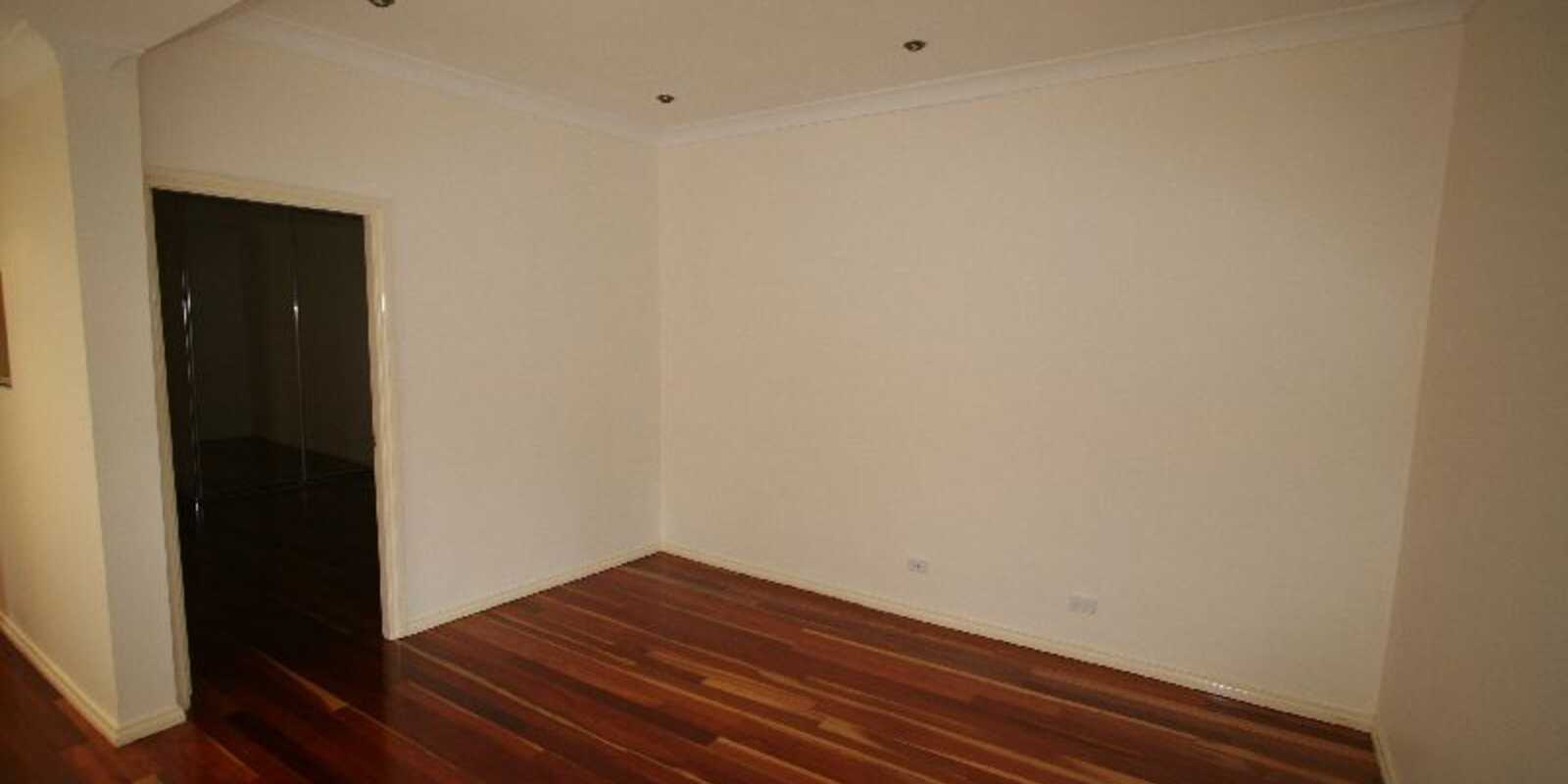 2/102 Alice Street Newtown