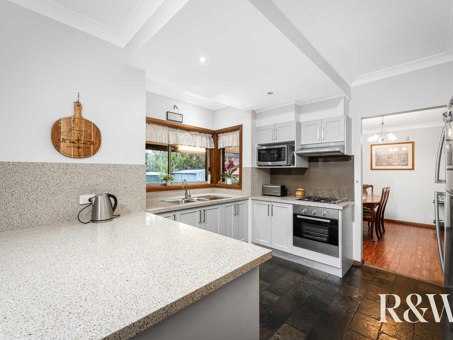 16 Fallon Close Quakers Hill 16 Fallon Close Quakers Hill