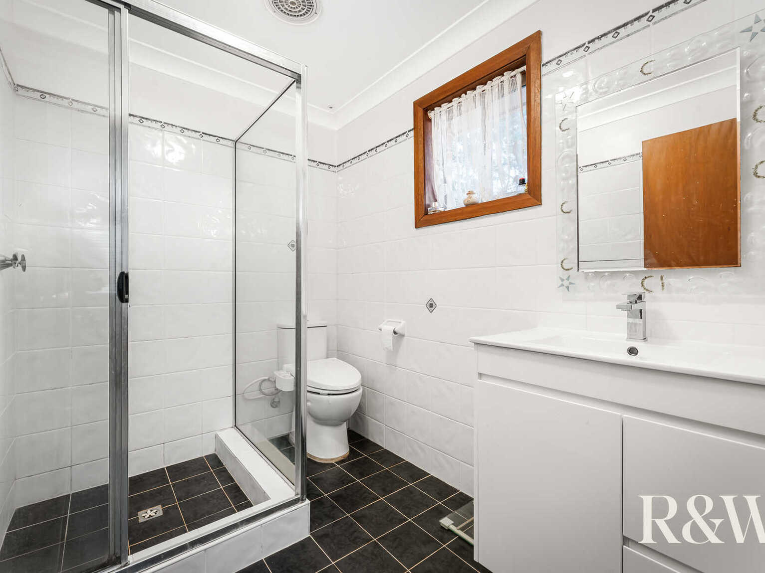16 Fallon Close Quakers Hill 16 Fallon Close Quakers Hill