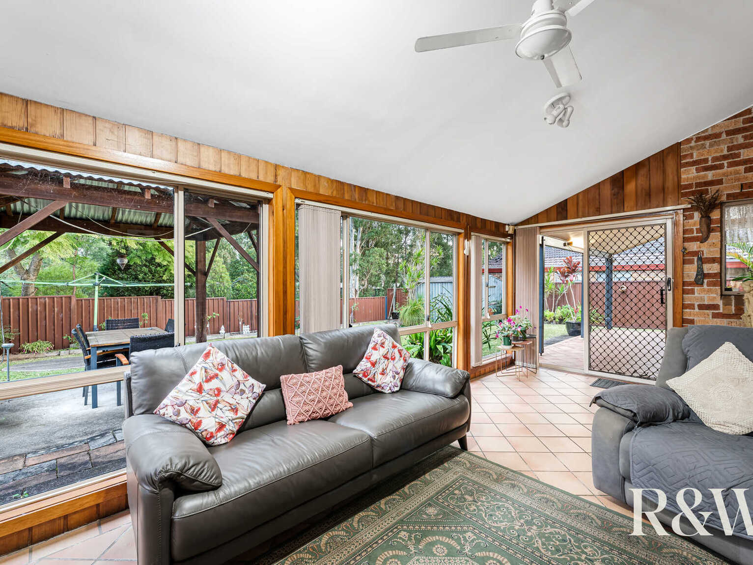 16 Fallon Close Quakers Hill 16 Fallon Close Quakers Hill